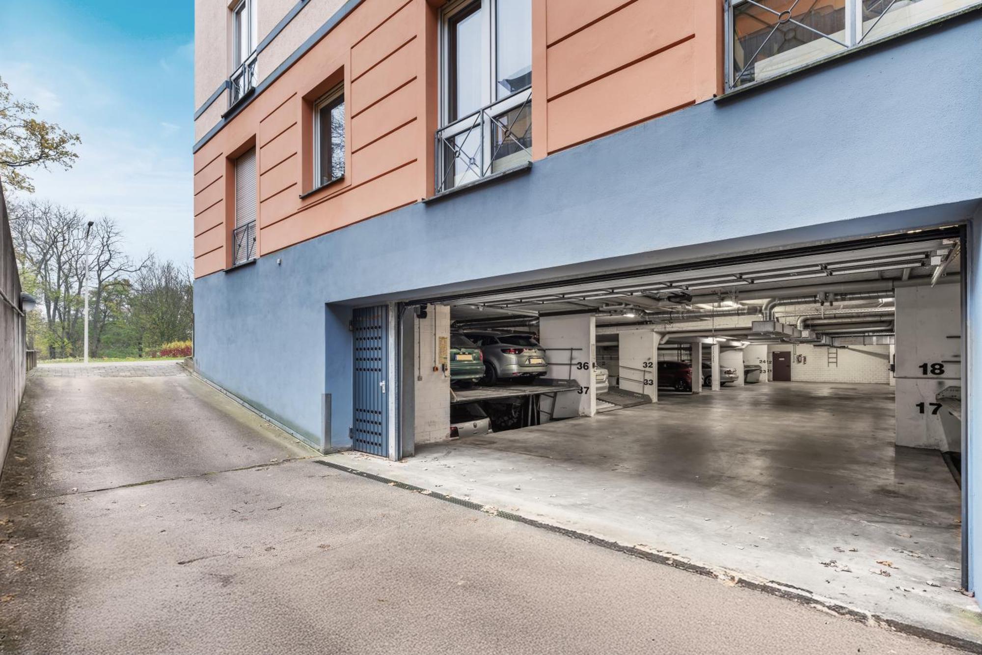 Apartamento Edler Wohnraum Schwanenteich-Oase Mit Balkon, Kaffeevollautomat, Lift & Parkplatz Zwickau Exterior foto